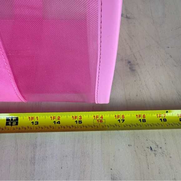 Marc Jacobs Large Pink Transparent Tote - Picture 12 of 16